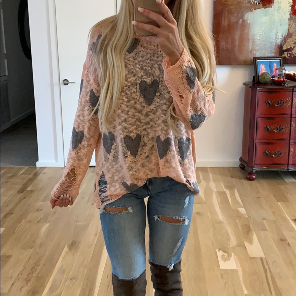 1️⃣ LEFT! Heart Destructed Tunic Sweater - Picture 3 of 8